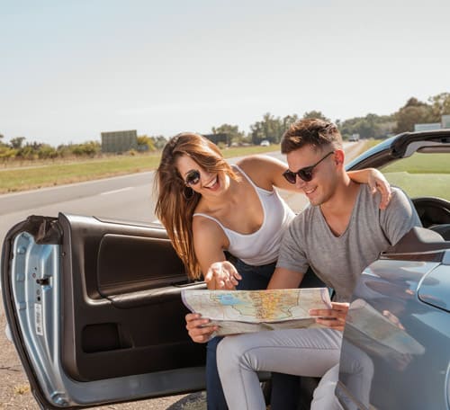 Carro premium em rota costeira para hotéis 5 estrelas e experiências exclusivas