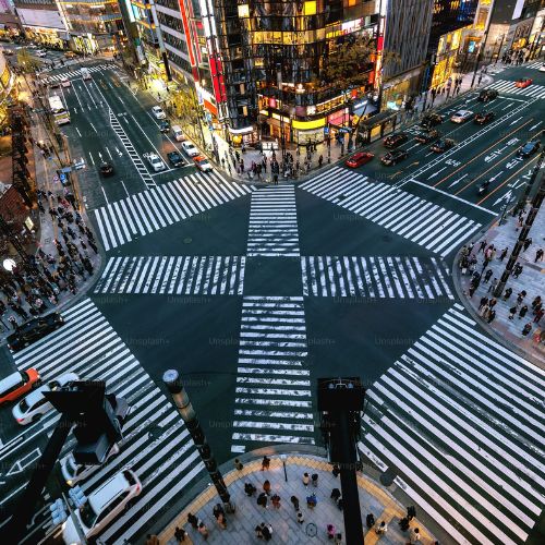 Cruzamento de Shibuya movimentado em Tóquio