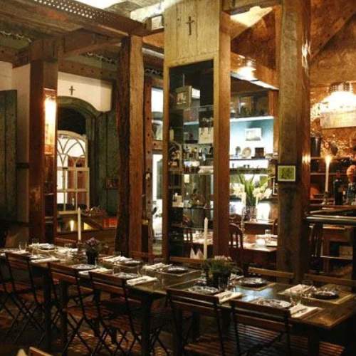 Prato gourmet em restaurante premiado de Tiradentes.